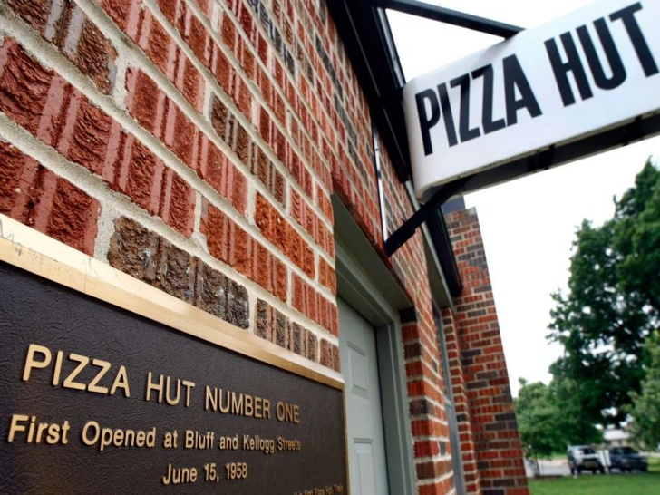 First Pizza Hut History of Pizza Hut how its the leading company